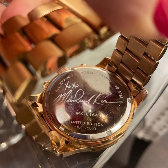 Michael Kors Runway Limited Edition Rose Gold Watch - Picture 4 of 4